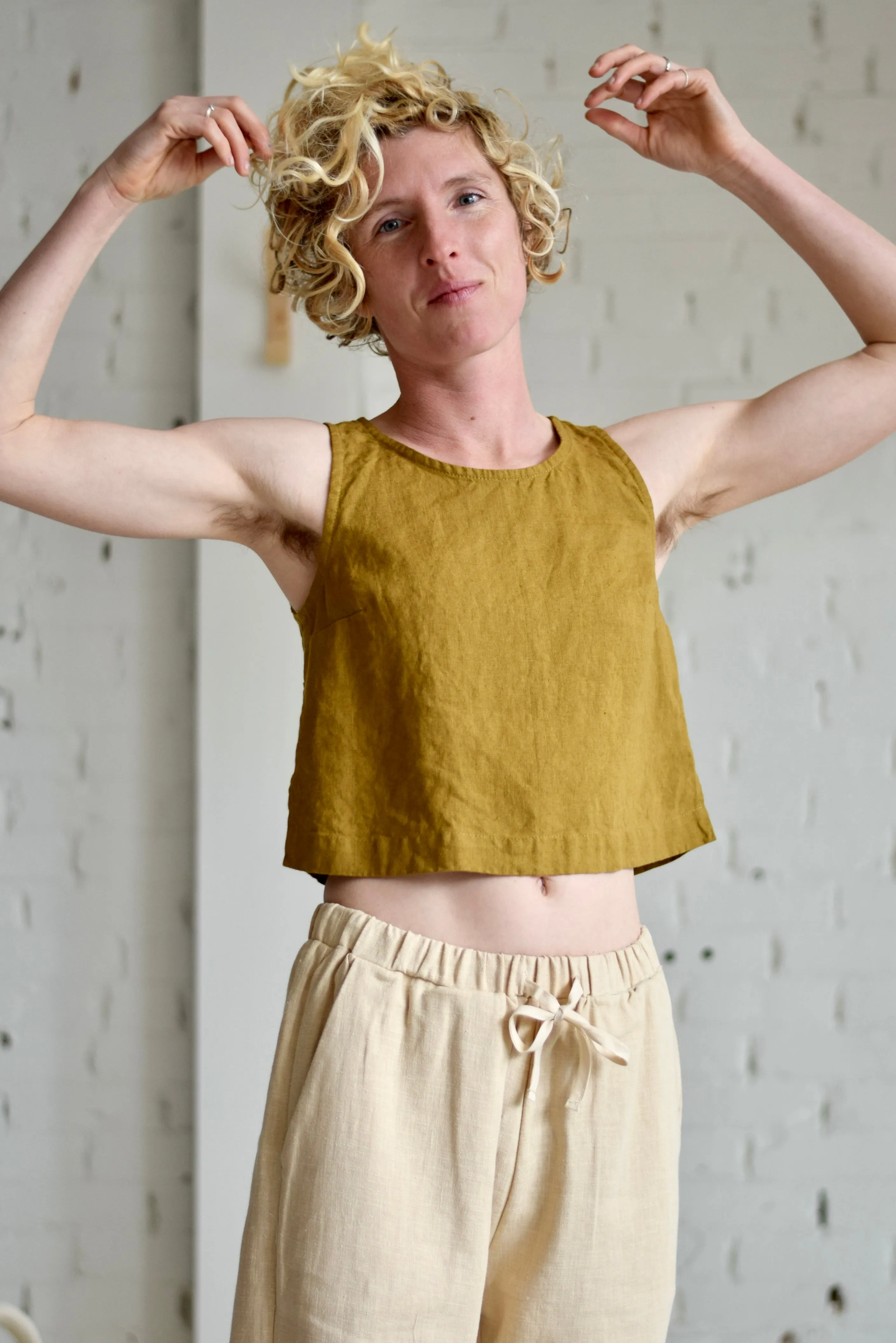 Bay Cropped Linen Tank | Ochre