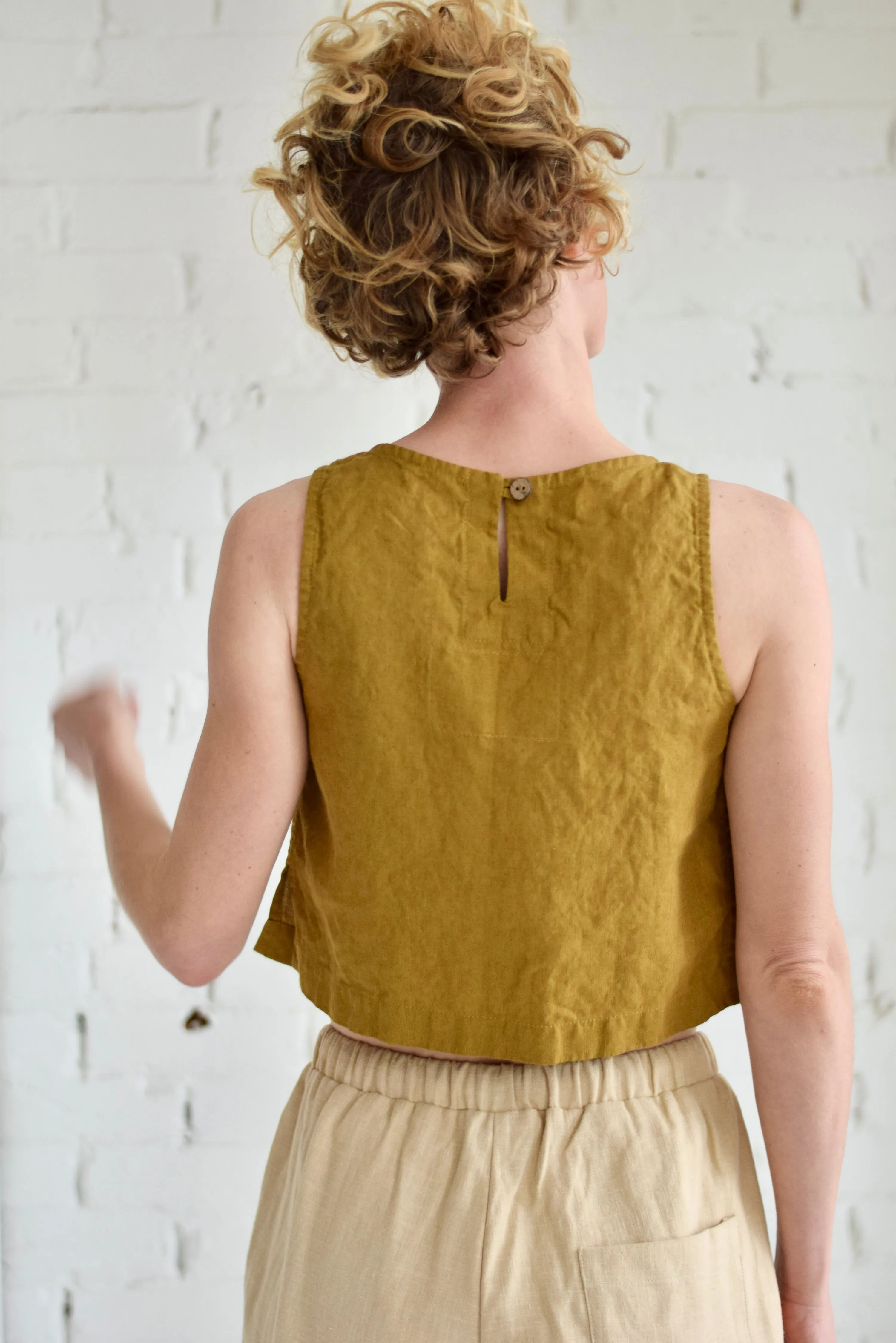 Bay Cropped Linen Tank | Ochre