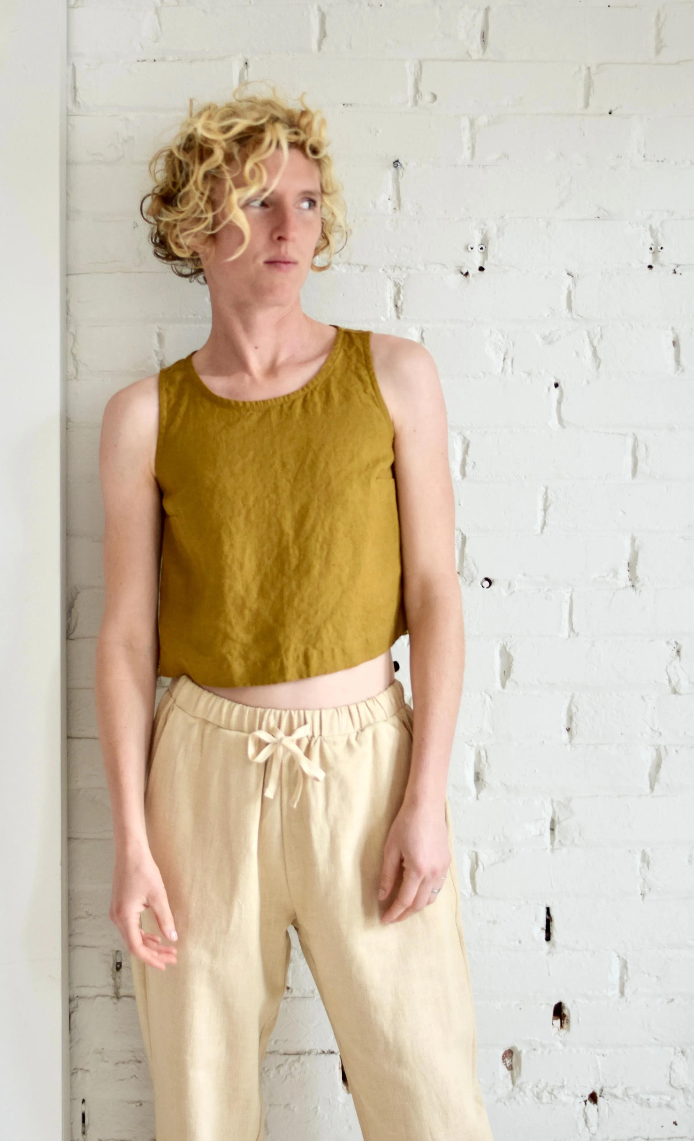 Bay Cropped Linen Tank | Ochre