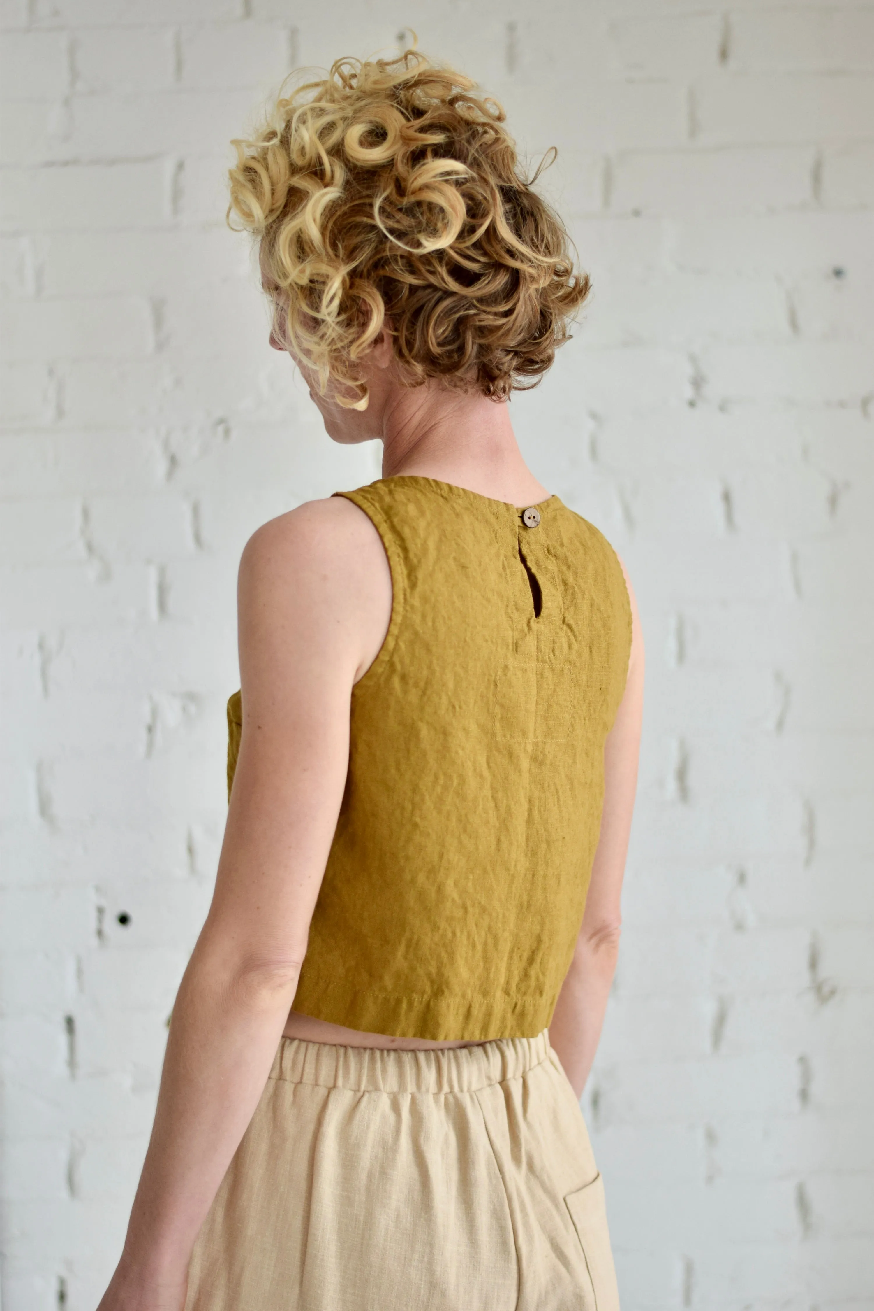 Bay Cropped Linen Tank | Ochre