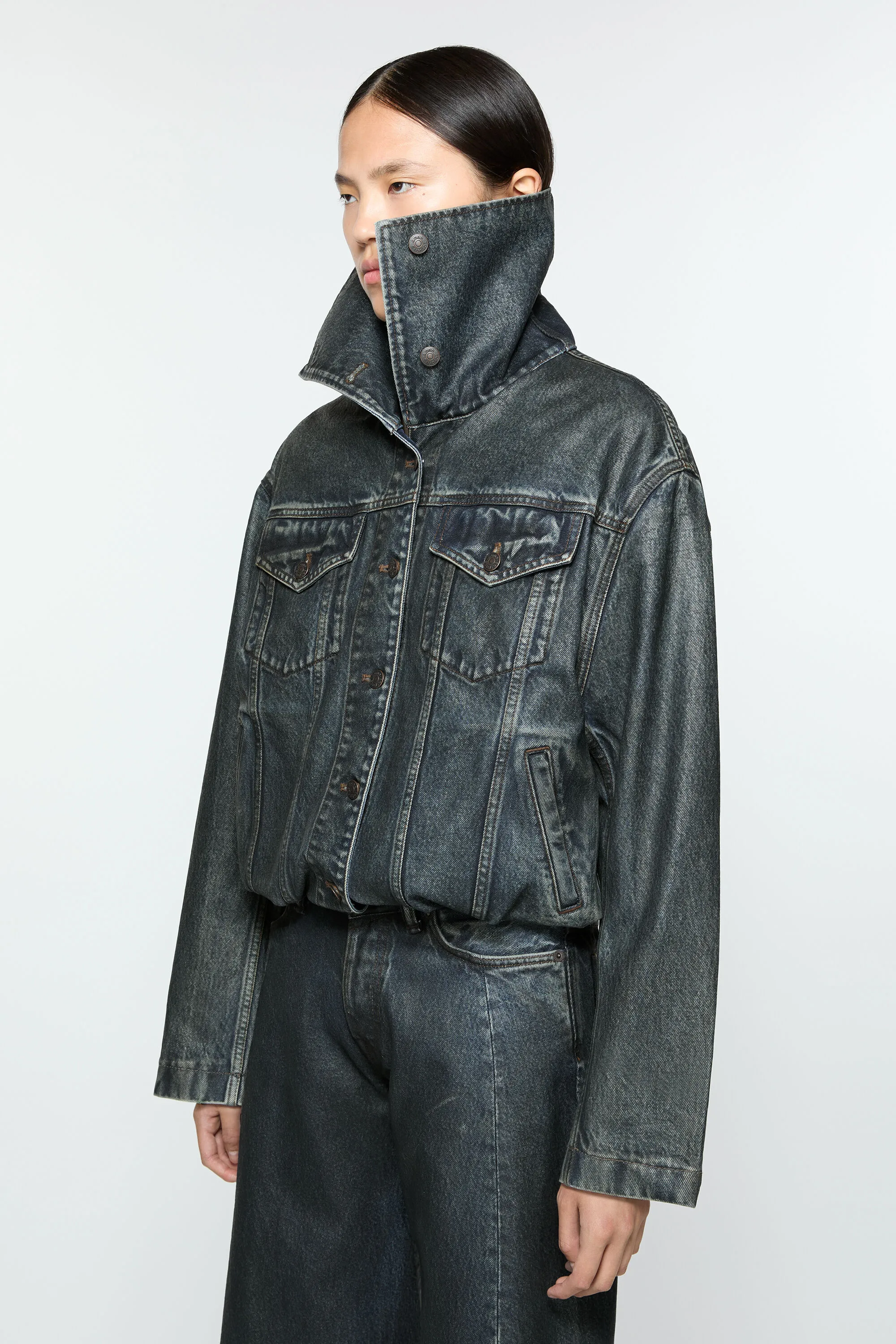 Coated denim jacket                                                                                                            R