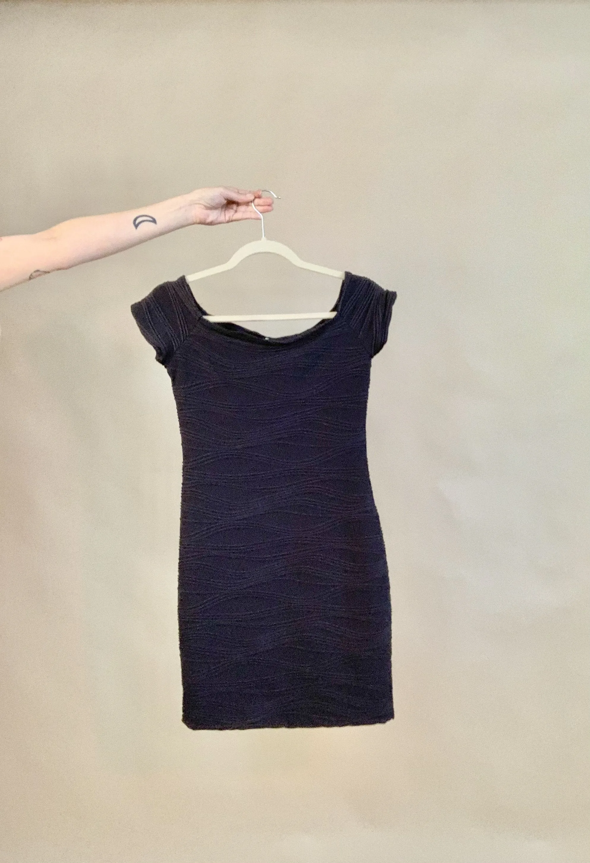 Textured bodycon 90’s dress